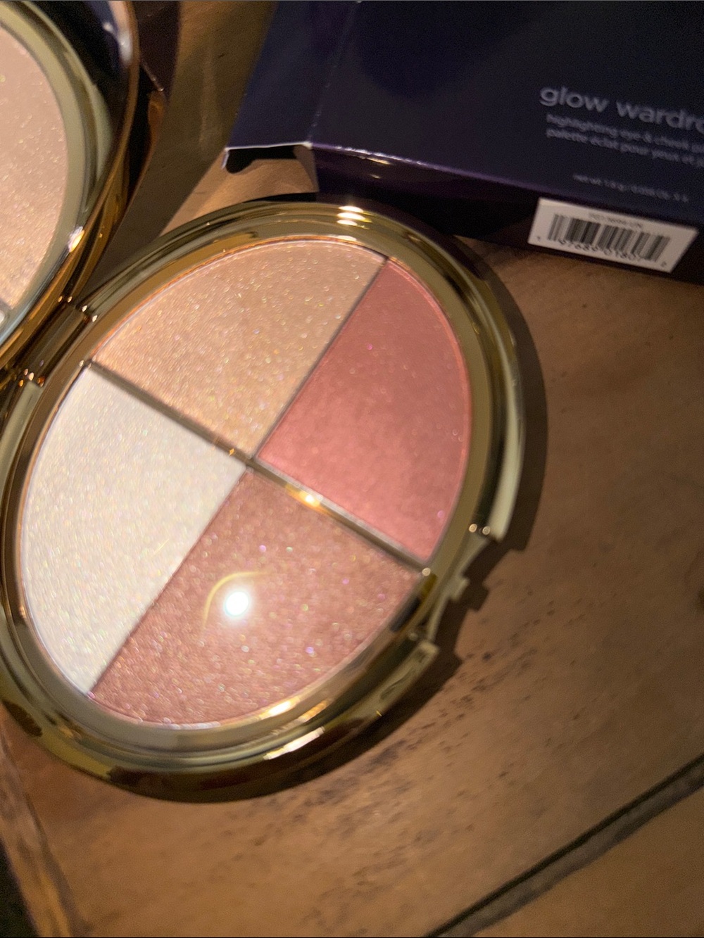 tarte Gold Glow Wardrobe Highlighting Palette Compact - Picture 3 of 10